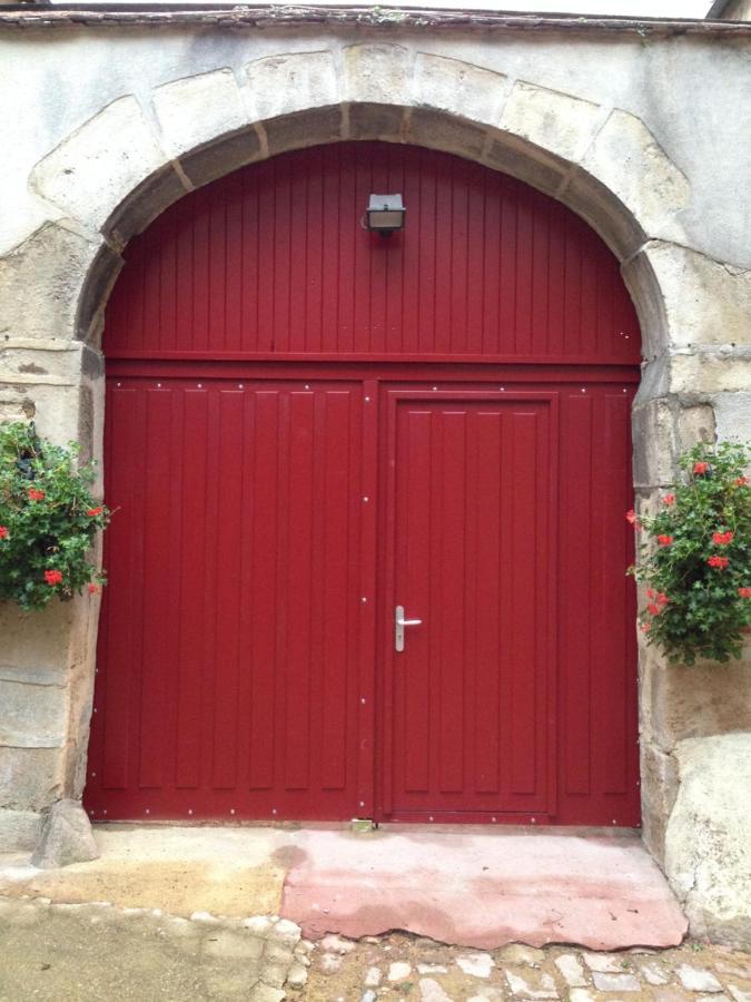 Pub Vauban Terreaux Hotel Avallon Exterior photo