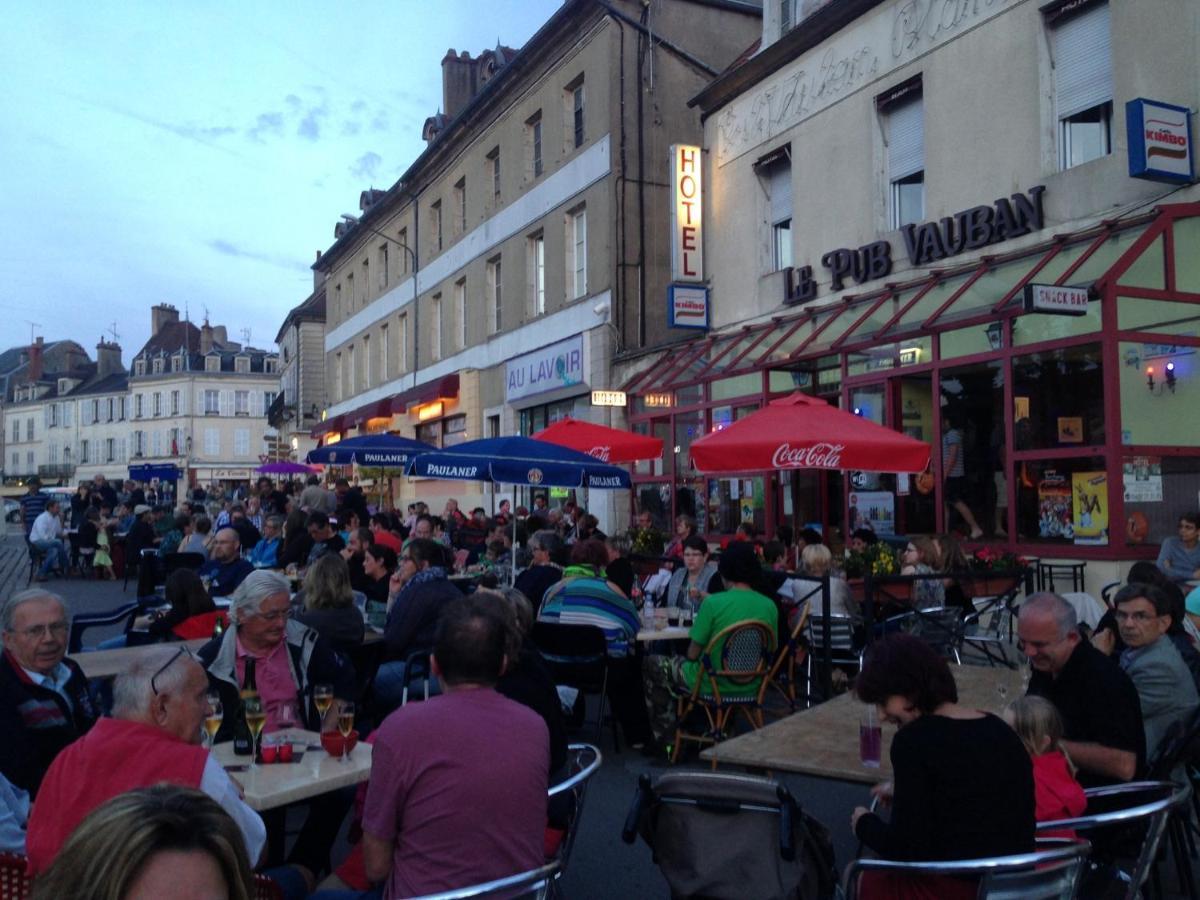 Pub Vauban Terreaux Hotel Avallon Exterior photo