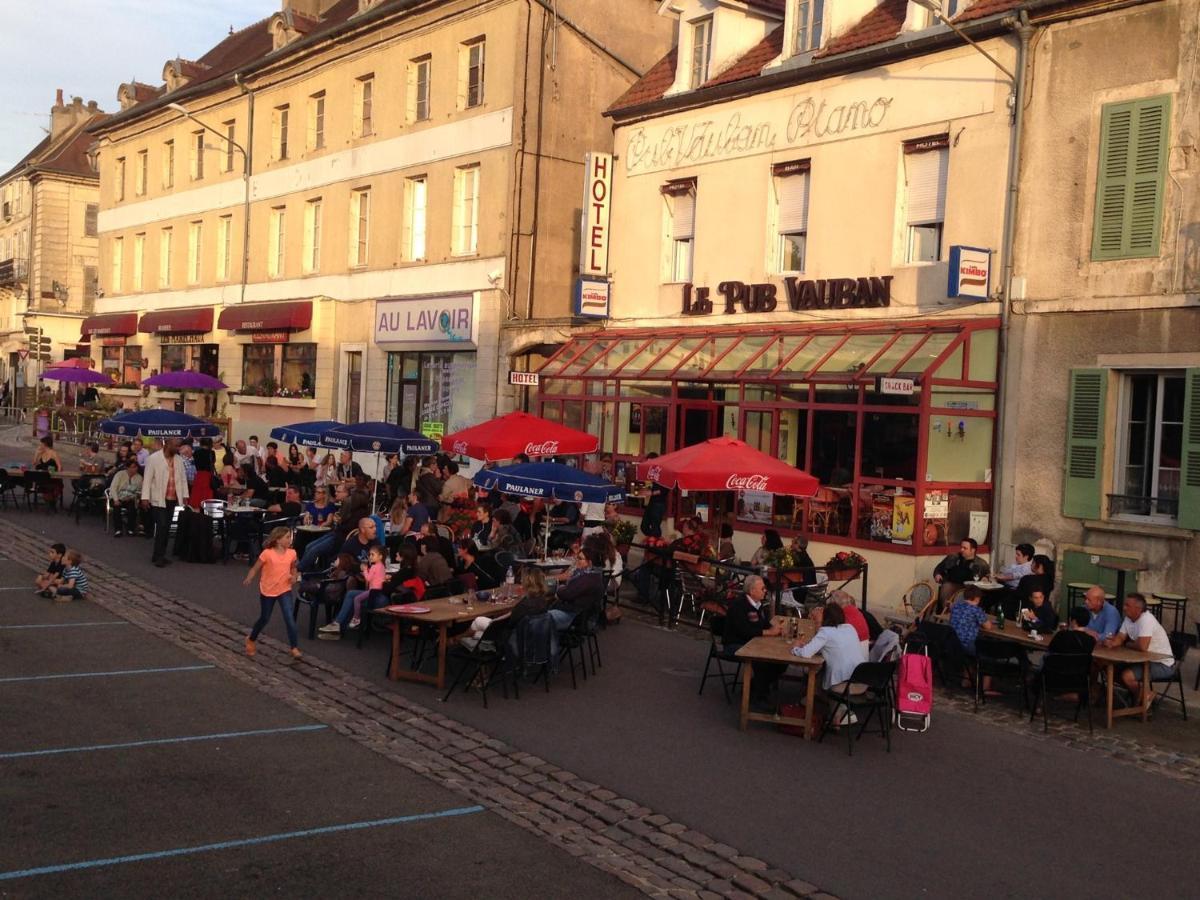 Pub Vauban Terreaux Hotel Avallon Exterior photo